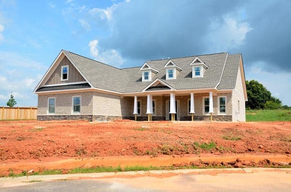 Building Versus Buying a Home: What’s Right for You?